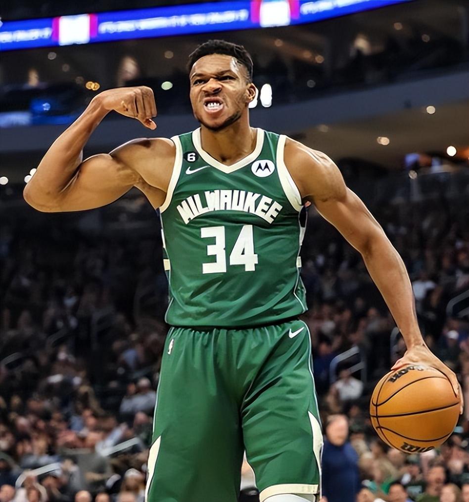 都体：弗拉霍维奇可能缺席尤文20场比赛，包括多场关键战役（都灵体育报：弗拉霍维奇或缺阵尤文20场，多场关键对决受影响）