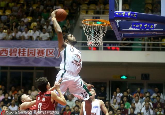 FIFA宣布美加墨世界杯增设强制补水时间（FIFA：美加墨世界杯将增设强制补水暂停）