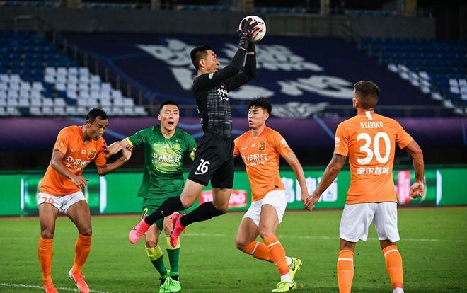 尝试新角色，德媒：罗伊斯将担任下周多特蒙德欧冠比赛评论员（罗伊斯尝鲜新身份：德媒称其下周出任多特欧冠解说员）