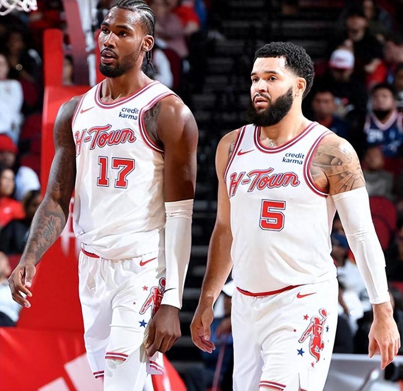 掘金约基奇三双末节爆发（约基奇砍下三双 末节发力带领掘金爆发）