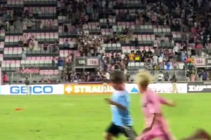 梅开二度助国米终结连败，劳塔罗当选与比萨一役全场最佳（劳塔罗独中两元助国米止住连败，对阵比萨一战荣膺全场最佳）