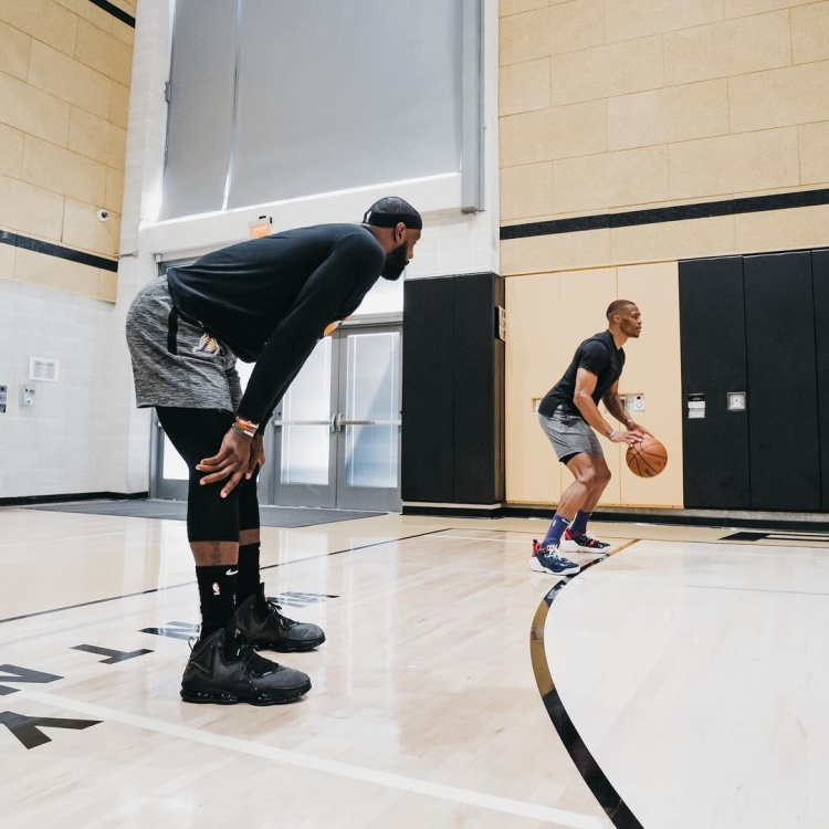 上海外援全面开火（上海外援集体爆发）