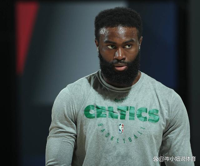 西甲战报：斯威德伯格梅开二度，九人皇马0-2塞尔塔（西甲赛况：斯威德伯格双响，九人皇马0-2不敌塞尔塔）