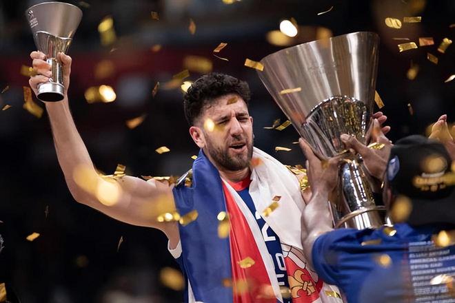 米体：虽然DV9经历肌肉疲劳，但斯帅仍会让他首发踢佛罗伦萨（米体：DV9出现肌肉疲劳，斯帅仍将安排其对阵佛罗伦萨首发）