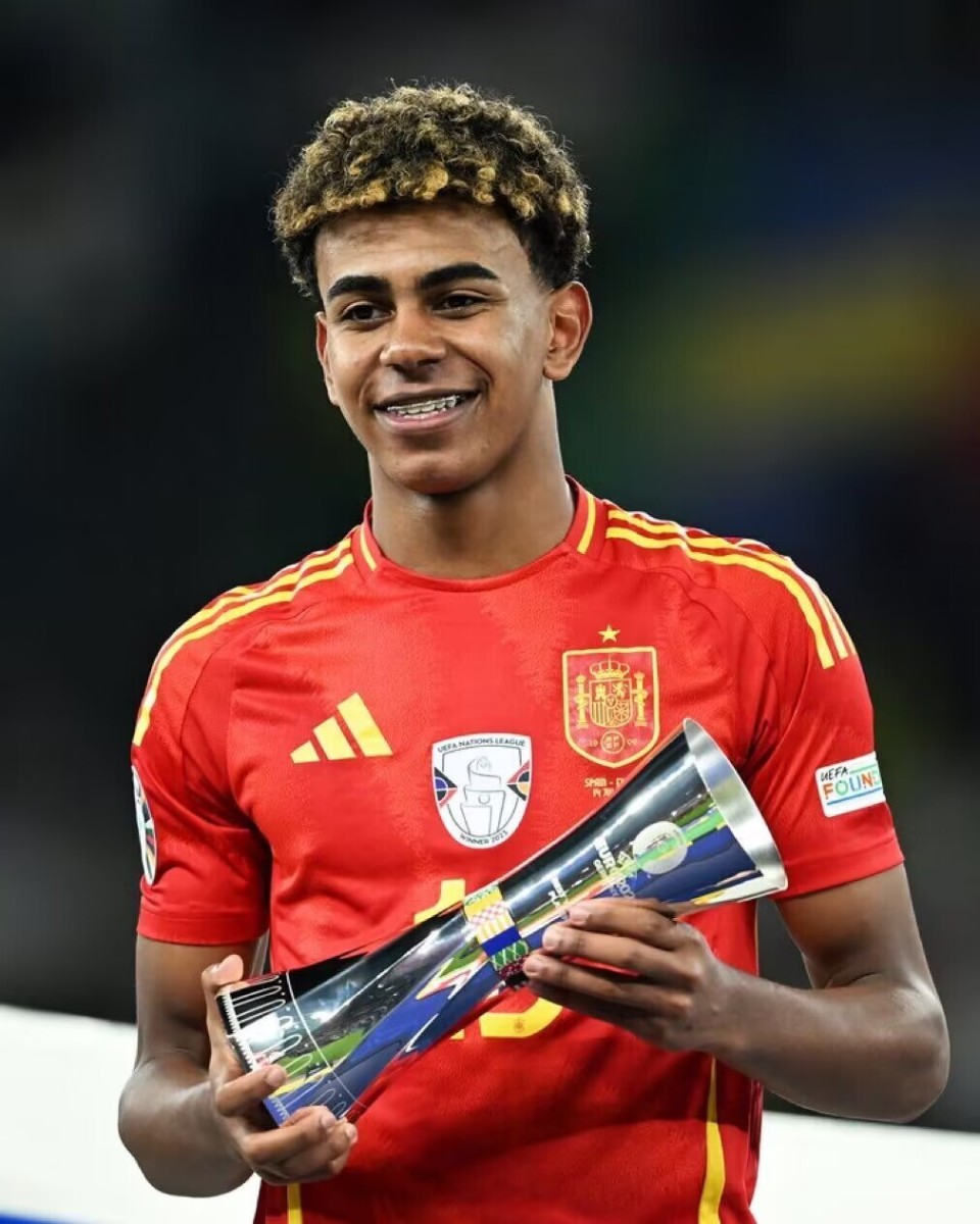 央视：世界杯门票“动态定价”惹不满，球迷直呼“贵得离谱”（央视曝世界杯门票动态定价引争议，球迷吐槽价格离谱）