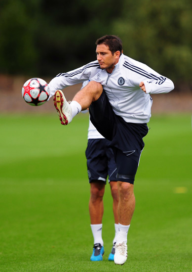 西甲战报：姆巴佩点射+追平C罗纪录，皇马2-0塞维利亚（西甲快讯：姆巴佩点射追平C罗纪录，皇马2-0击退塞维利亚）