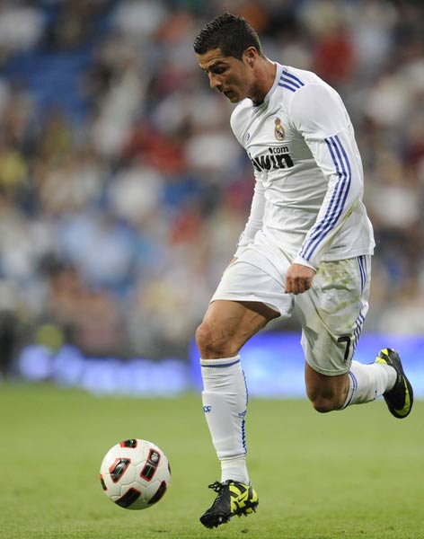 马尔蒂尼预测第19轮：巴萨有望延续辉煌，皇马需走出低谷（马尔蒂尼展望第19轮：巴萨有望续写荣耀，皇马亟待摆脱颓势）