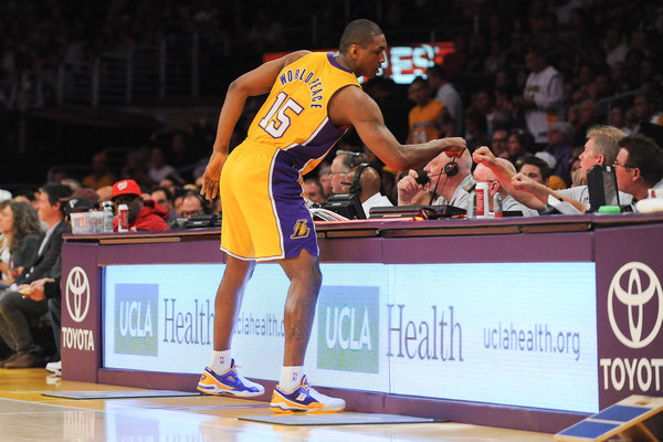 FIFA女足最新排名：中国女足下降一位至世界第17，亚洲第四（FIFA女足排行更新：中国队跌至世界第17位，亚洲第4）