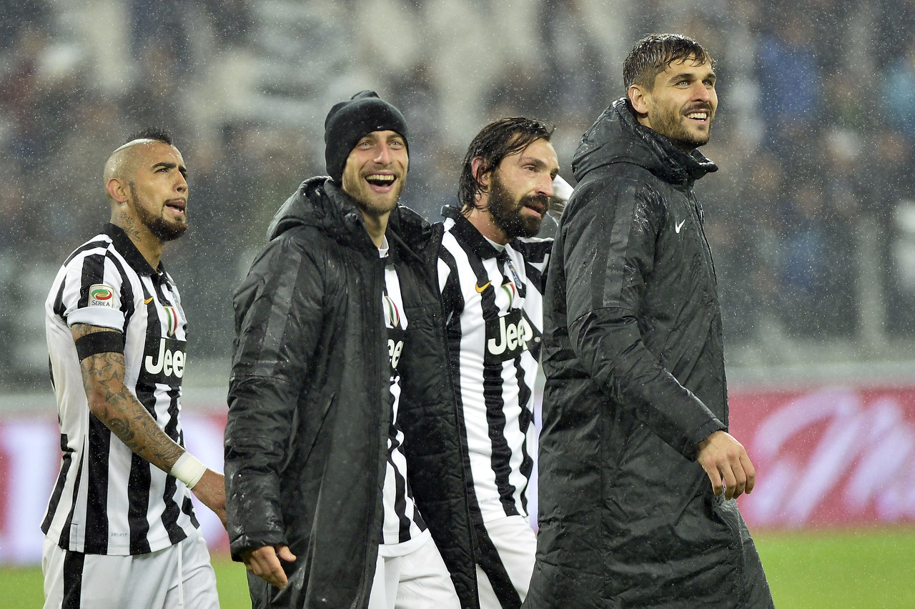 官方：赫塔费门将索里亚战马竞的两连扑当选西甲11月最佳扑救（西甲官宣：赫塔费门将索里亚对马竞的连环神扑当选11月最佳扑救）