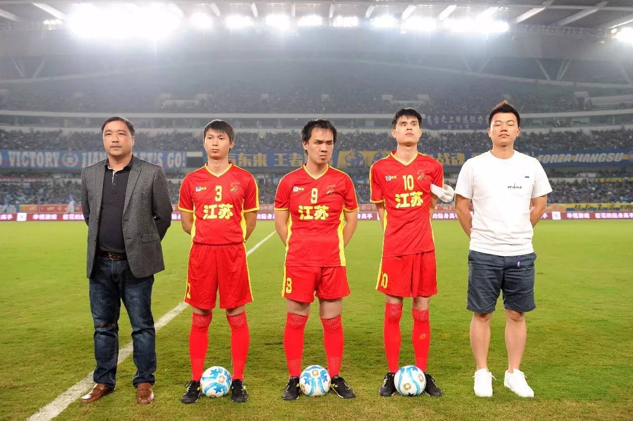 维持原判！伊森反击被里夫斯造成进攻犯规 火箭挑战失败（判罚维持！里夫斯造伊森反击进攻犯规，火箭挑战未果）