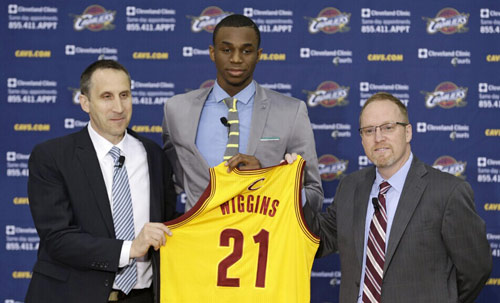 武体集团官方：武汉体育中心将改建为8万坐席专业足球场（武体集团宣布：武汉体育中心将升级改造为8万座专业足球场）