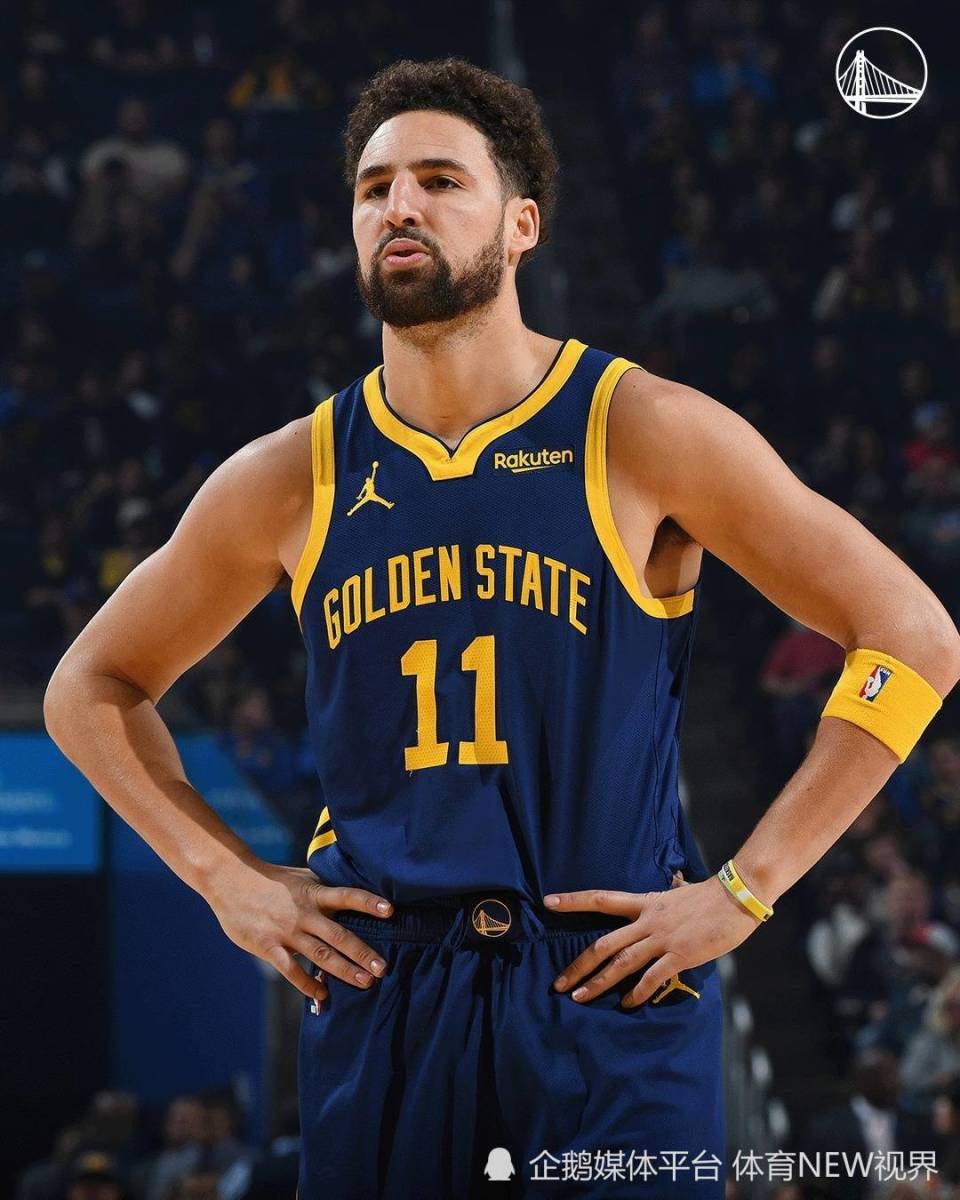 巴萨梅西自由球进球助球队领先（梅西任意球破门助巴萨领先）