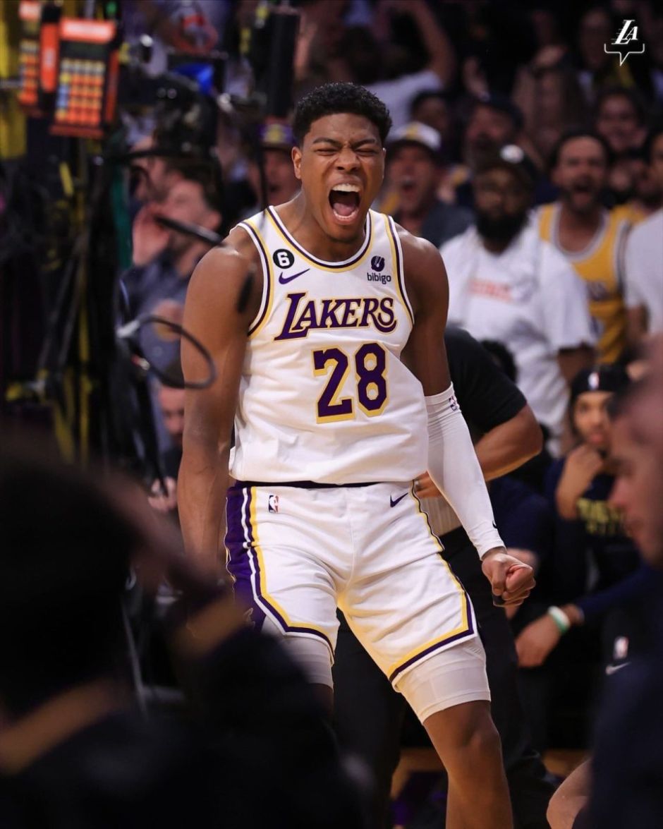 落下风，巴萨9次客场对阵比利时球队输5场（巴萨客战比利时队战绩不佳：9战5负）