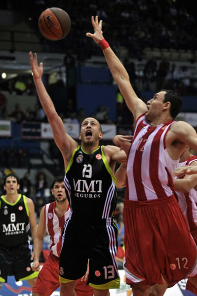 TA分析3-4-3阵型：从链式防守到战术万花筒，攻守易形的现代解法（3-4-3阵型深析：从链式防守到战术万花筒，攻守变换的当代解法）