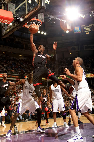 罗马转会受阻，迪巴拉不开心，佩莱格里尼在内，多人伤病成疑（罗马引援受挫，迪巴拉不满，佩莱格里尼等多将伤情存疑）